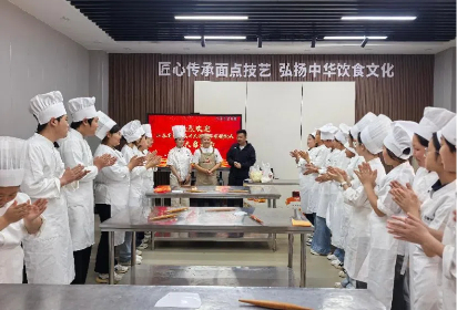 党建领航・匠艺育人——宿迁开放大学经贸系党支部开展地方非遗进校园活动