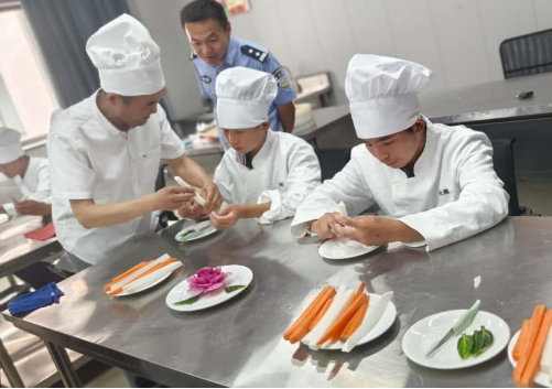 以刀传艺  以美育人——双蔡学校师生来我校参观学习