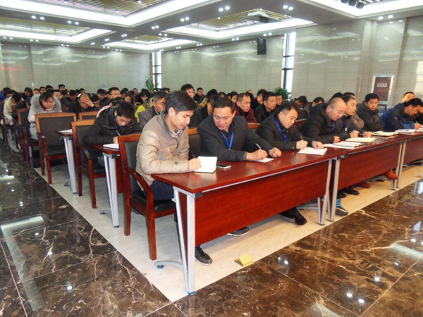 淮海技师学院召开安全和校园文明创建工作会议