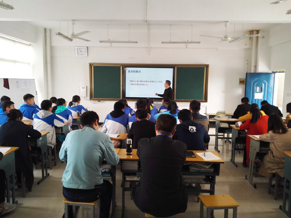 淮海技师学院举行“听模拟大赛课,学课程设计思路”教研活动