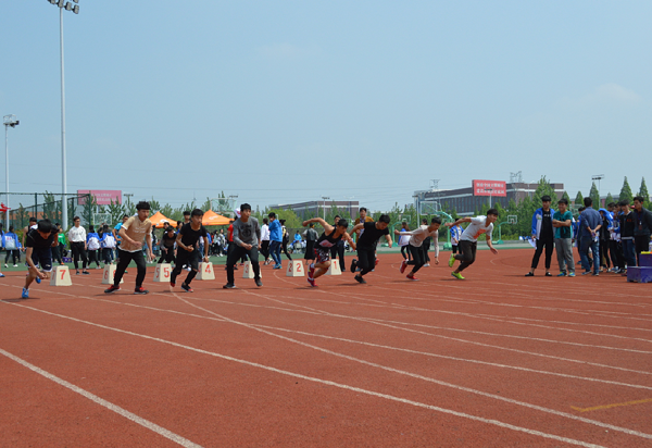 淮海技师学院隆重举行第六届田径运动会
