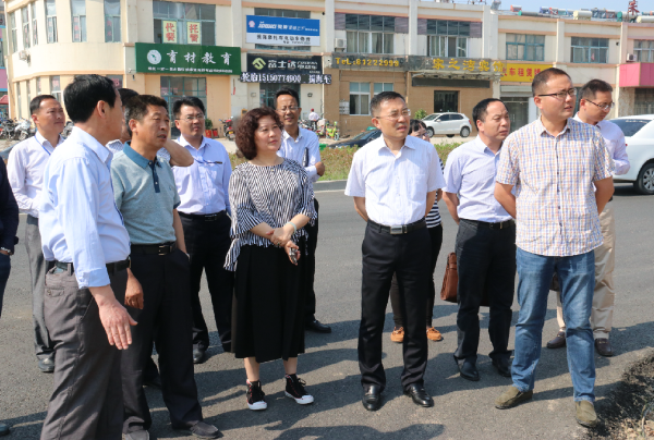市经开区领导到淮海技师学院现场会办学院发展问题