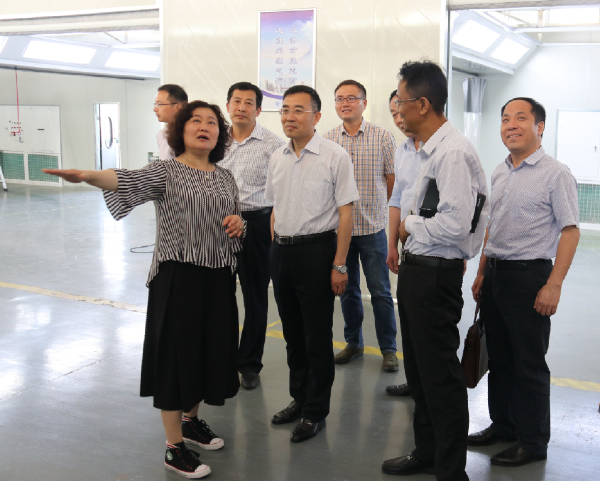 市经开区领导到淮海技师学院现场会办学院发展问题