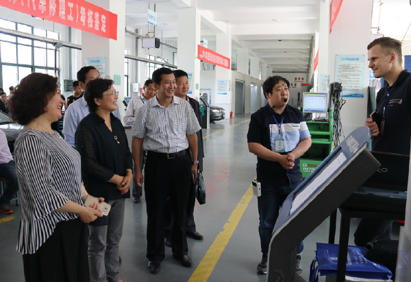 市委农工办到淮海技师学院商谈新型职业农民培训工作