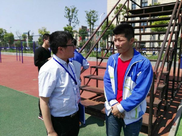 市文明办对淮海技师学院创建文明校园工作进行阶段性检查验收