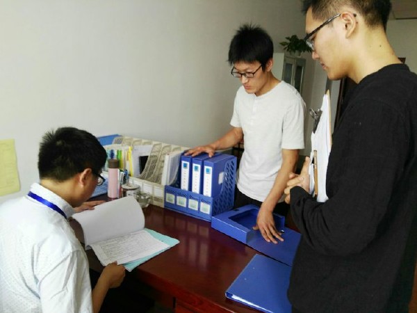 市文明办对淮海技师学院创建文明校园工作进行阶段性检查验收