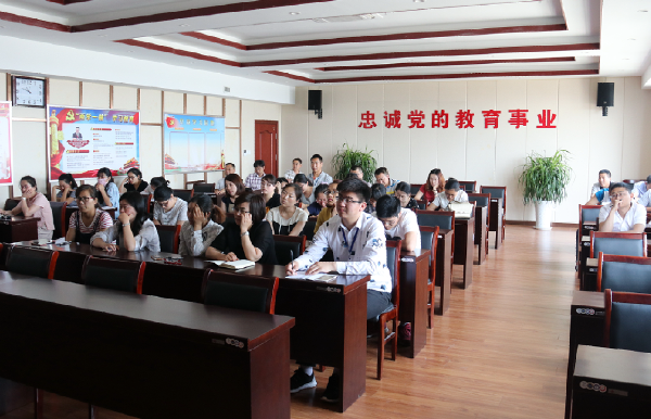 淮海技师学院与苏州连通教育举行客服人才培养基地授牌仪式