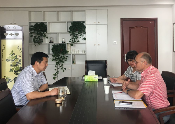 德国埃尔福特市手工业行会国际教育主管到淮海技师学院洽谈中德汽车实训基地建设工作