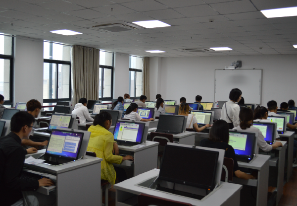 淮海技师学院成人教育计算机统考工作顺利完成