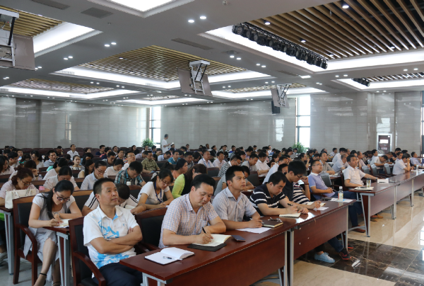 淮海技师学院举行2017年第六期大讲堂