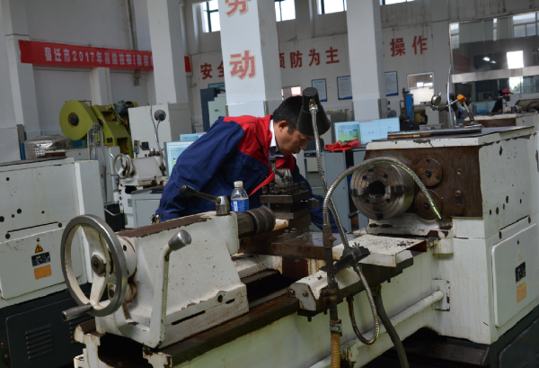 2017年全市高级技师统一考评在淮海技师学院顺利举行