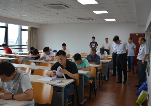 我市2017年技师鉴定考评在淮海技师学院顺利进行