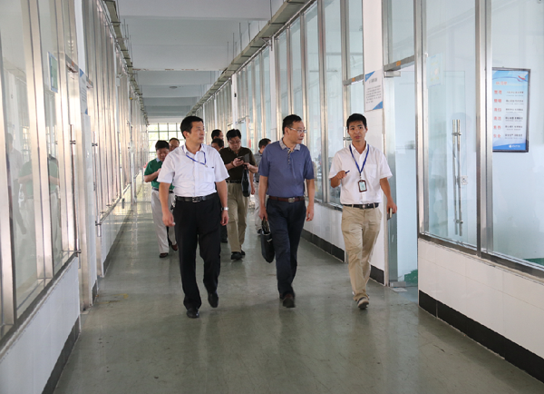 省高技能人才重点建设项目评审专家组到淮海技师学院验收省级示范专业