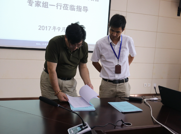 省高技能人才重点建设项目评审专家组到淮海技师学院验收省级示范专业