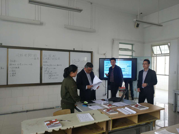 宿迁经贸高职机电一体化专业群接受省专家视导