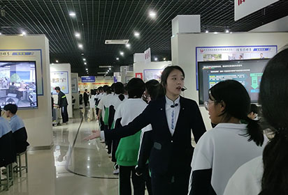 专业讲解展风采 校际交流促发展