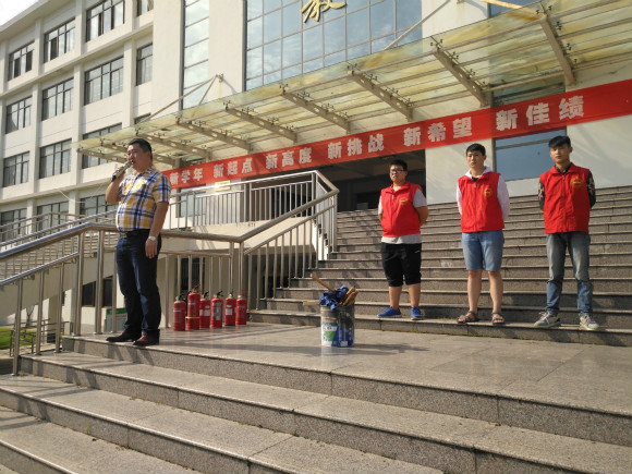 绷紧安全弦   共谱和谐乐
