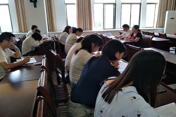 宿城中专召开新学期教研组组长会议