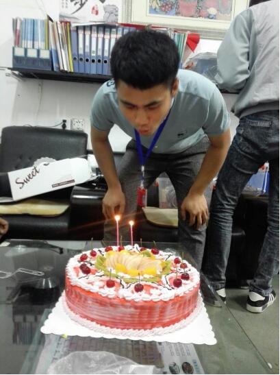 泗洪中专教职工生日送蛋糕送祝福 浓浓亲情诚祝福