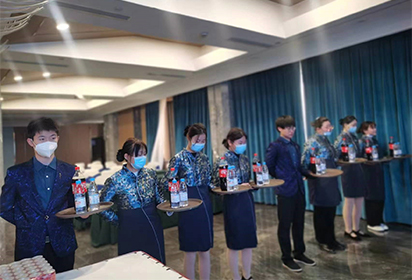 抚技能和弦，奏强技乐章