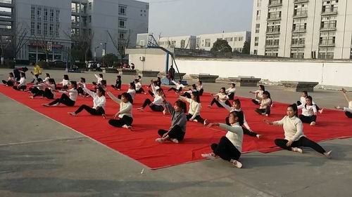 泗阳中专举行音乐专业舞蹈月赛
