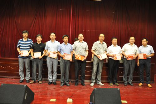 泗阳中专隆重召开期末总结工作会议