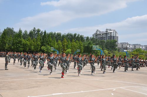 泗阳中专圆满完成2017级新生军训工作