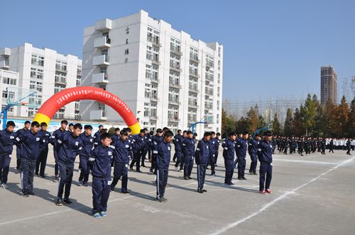泗阳中专举行新生校园集体舞展示评比