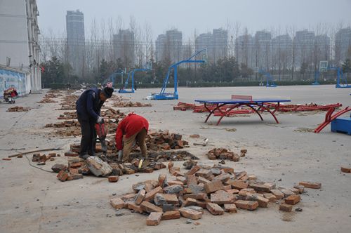 泗阳中专积极改善室外乒乓球活动条件