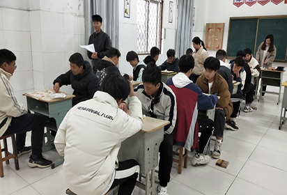 以“棋”启智 “棋”乐无穷 ——泗阳中专举行象棋选拔赛活动