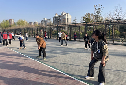 阳光校园，排球比赛——泗阳中专组织女子排球比赛活动