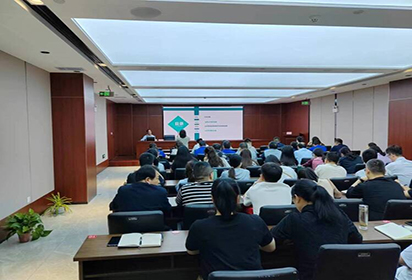 泗阳中专教师深入企业开展员工技能培训
