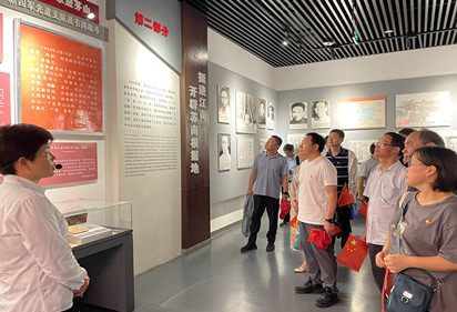 泗阳中专纪委：组织党员教师代表开展爱国主义教育活动