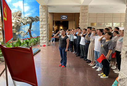 泗阳中专纪委：组织党员教师代表开展爱国主义教育活动