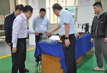 江苏省职业技能人才评价质量评估组莅临泗阳中专指导工作