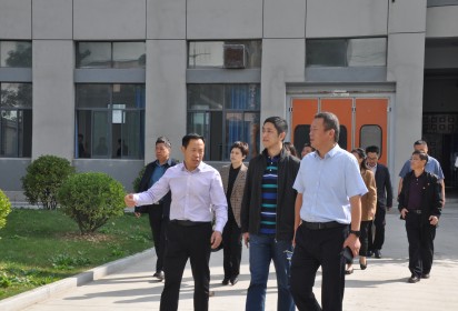 江苏省职业技能人才评价质量评估组莅临泗阳中专指导工作