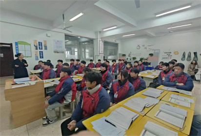 江苏联合职业技术学院泗阳中专办学点 接受省五年制高职办学单位人才培养工作水平评估现场考察