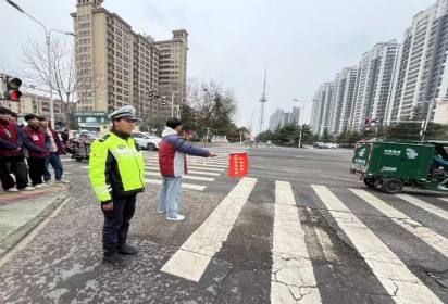 青春志愿行 情暖三月天 ——泗阳中专汽车工程系开展学雷锋活动