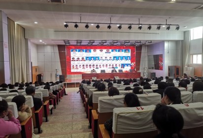 携手同心 共育英才 --泗阳中专机电工程系召开五年制高职学生家长会