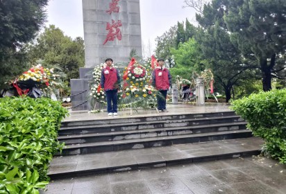 缅怀革命先烈  传承红色基因 ——泗阳中专开展祭扫英烈活动