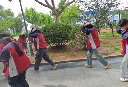 泗阳中专开展防震减灾应急疏散演习