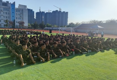 传承红色基因，唱响魅力青春 ----泗阳中专举行新生拉歌比赛