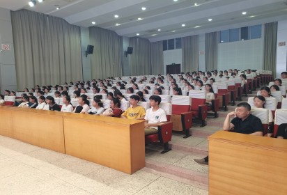 直面挫折，阳光心态 ——泗阳中专服装工程部开展心理健康教育讲座