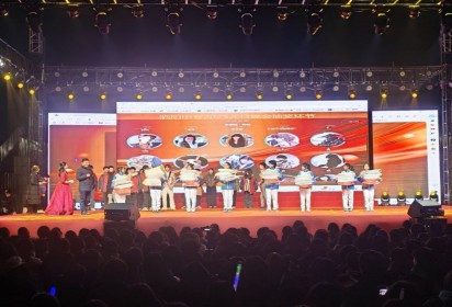 心合越山海 扬帆启新程 ——泗阳中专2025年元旦文艺汇演
