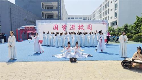 技能成就未来  青春绽放风采