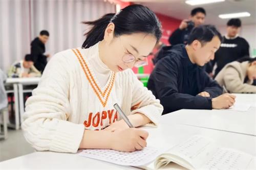 诗书润心 翰墨飘香——沭阳中专举行“岗位练兵、提升素养、展示风采”书法比赛