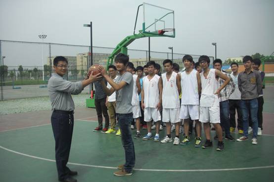 泗洪中专机电工程部首届学生篮球赛圆满落幕