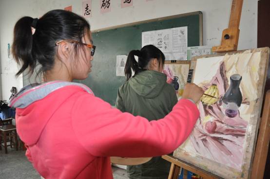 泗阳中等专业学校举行新学期学生专业技能月赛