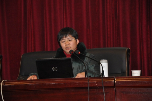 泗阳中等专业学校邀请专家对教师进行教研科研培训