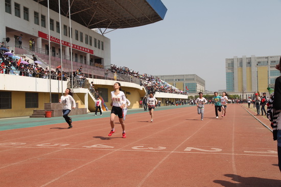 宿豫中等专业学校隆重举行2013年春季田径运动会